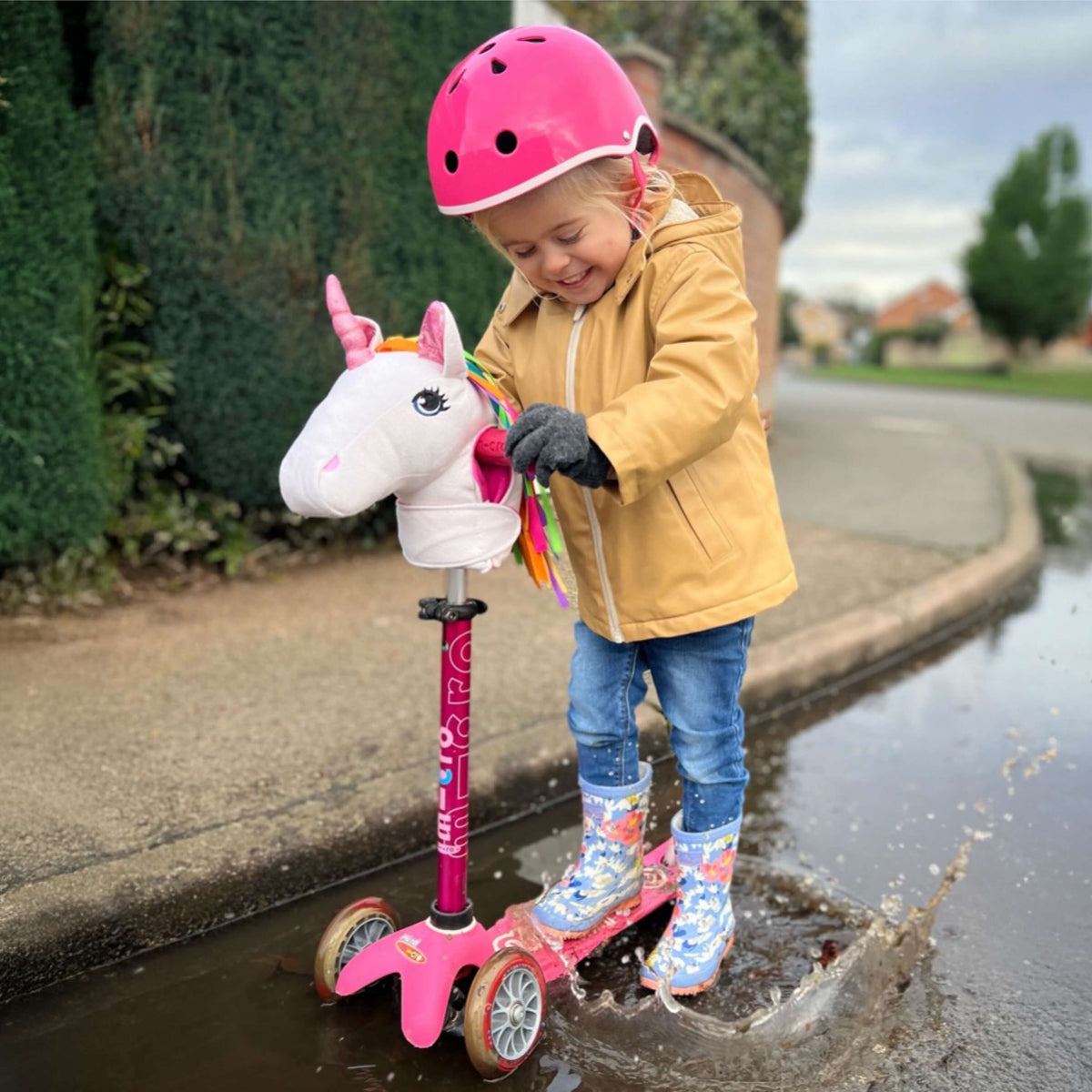 Micro Mini Micro Deluxe LED Scooter - Pink