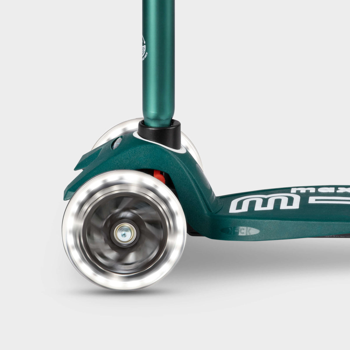 Micro Maxi Micro LED Scooter with Recycled Deck - Green