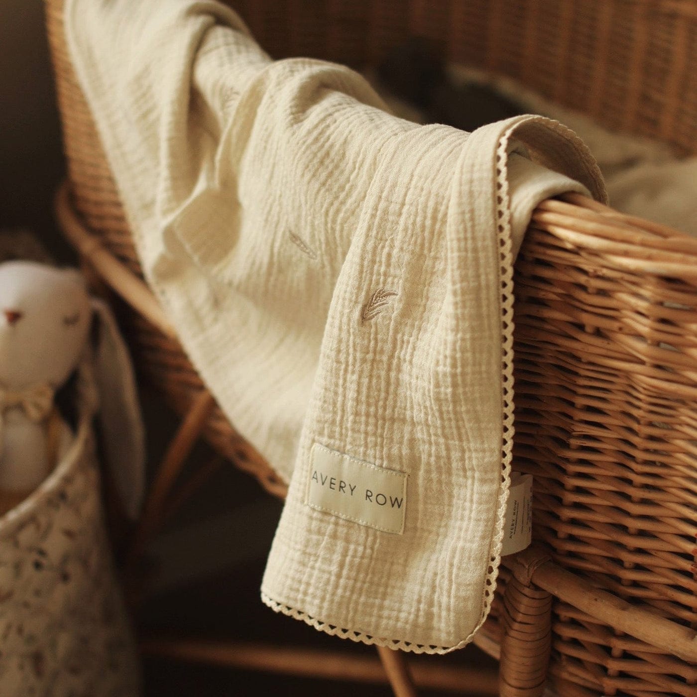 Avery Row Blanket Organic Cotton Embroidered Muslin Blanket (Milky White)