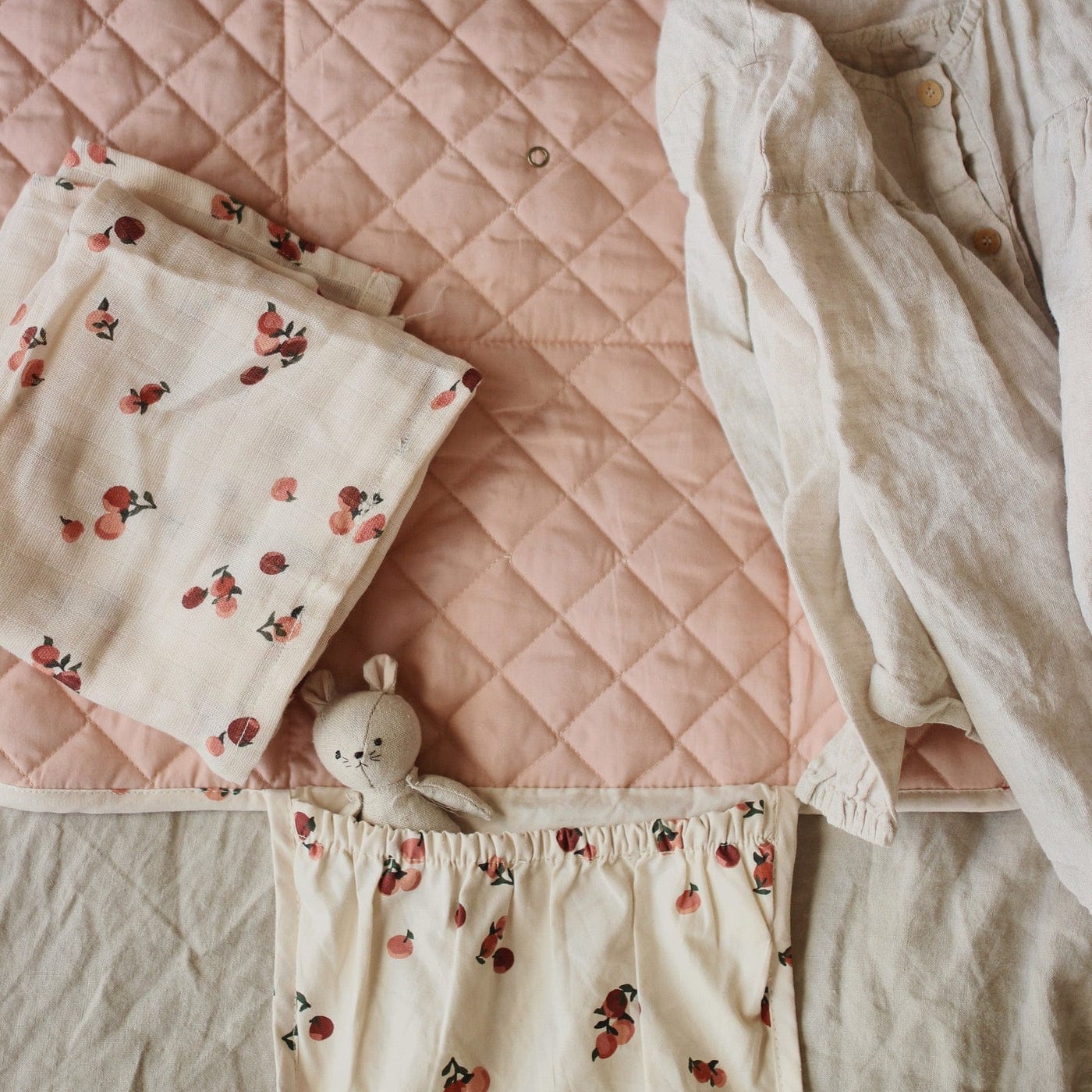 Avery Row Changing Mat Organic Cotton Travel Baby Changing Mat (Peaches)