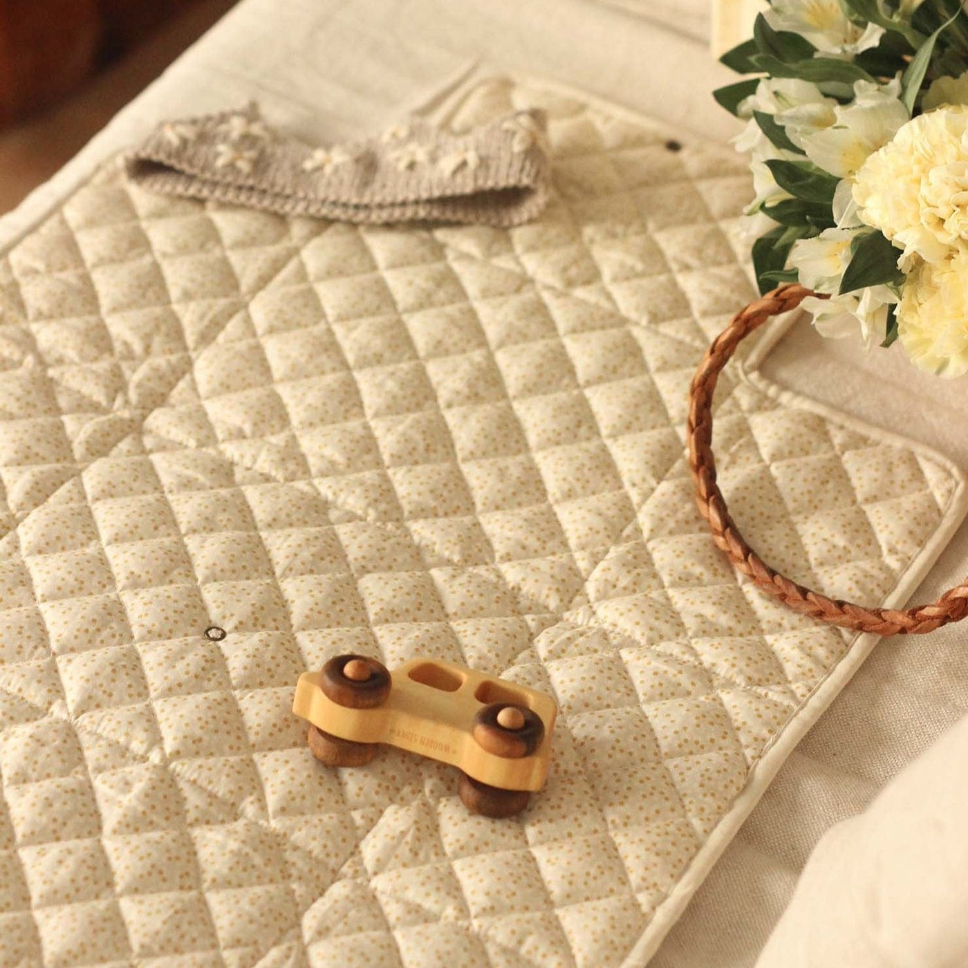 Avery Row Changing Mat Organic Cotton Travel Baby Changing Mat (Wild Chamomile)