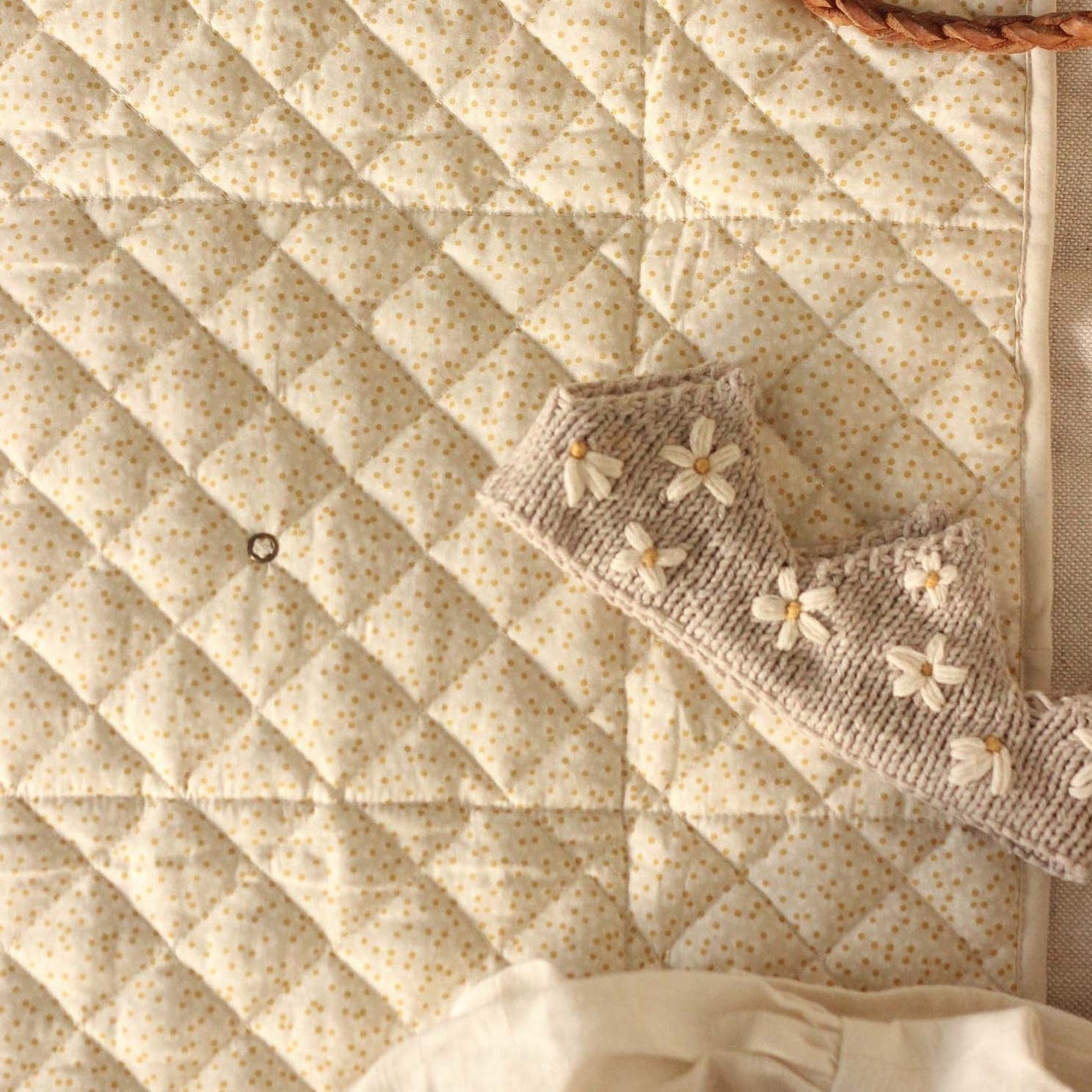 Avery Row Changing Mat Organic Cotton Travel Baby Changing Mat (Wild Chamomile)