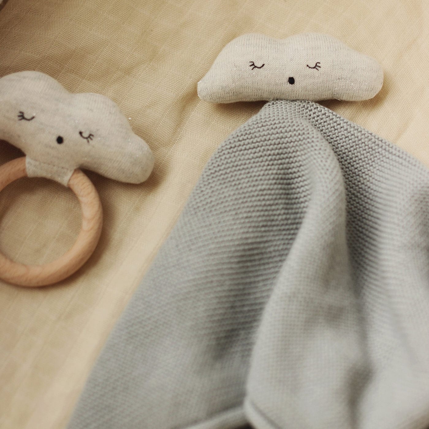 Avery Row Cuddle cloth Cloud Baby Cuddle Cloth