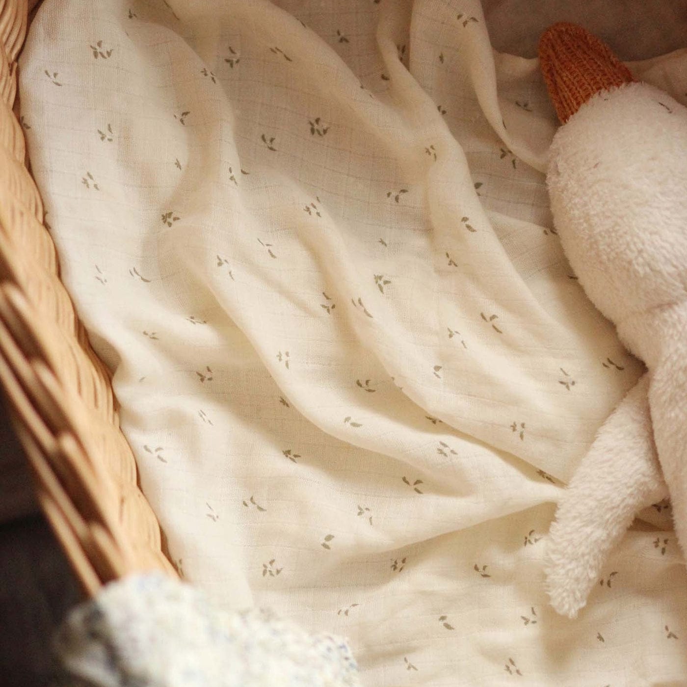 Avery Row Swaddles Organic Cotton Muslin Swaddle Blanket (Nettle Scatter)