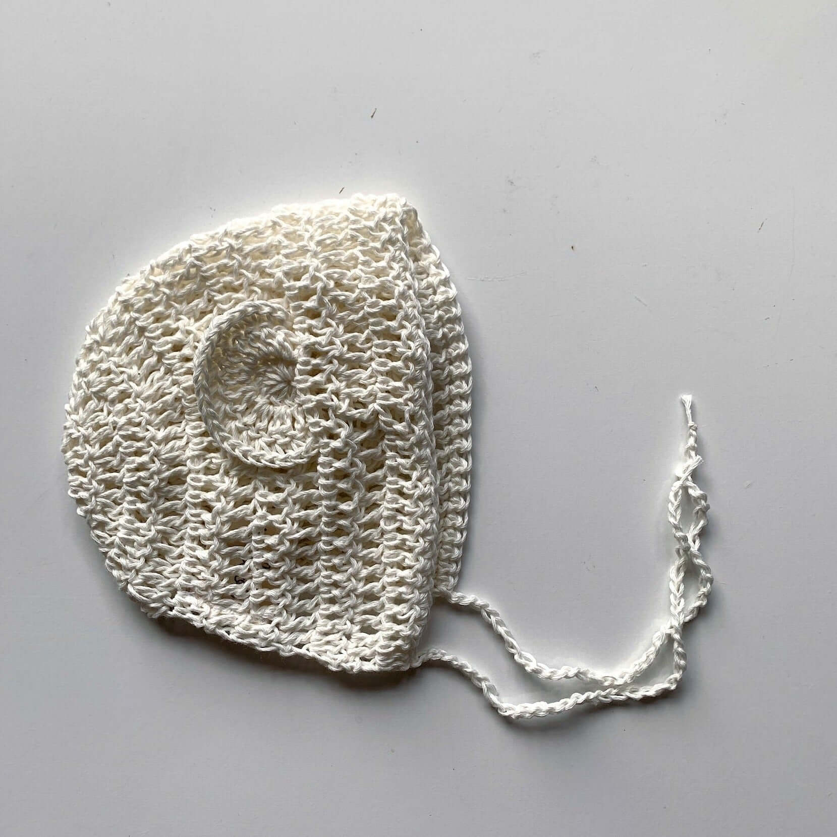 Gooseberry Fool Bonnet Bear Baby Bonnet (Cream)