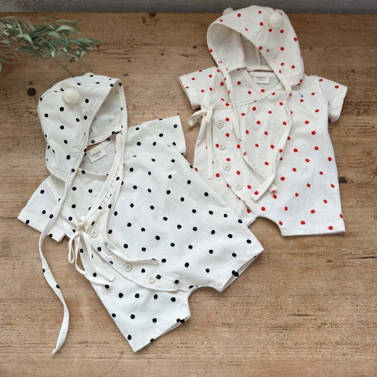 Monbebe Romper Black Dot baby Romper + Bonnet