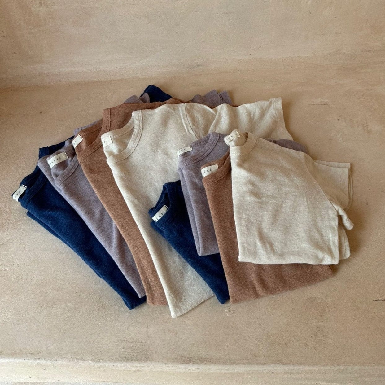 Monbebe T-shirt Oasis Linen Unisex T-Shirt (Camel Beige)