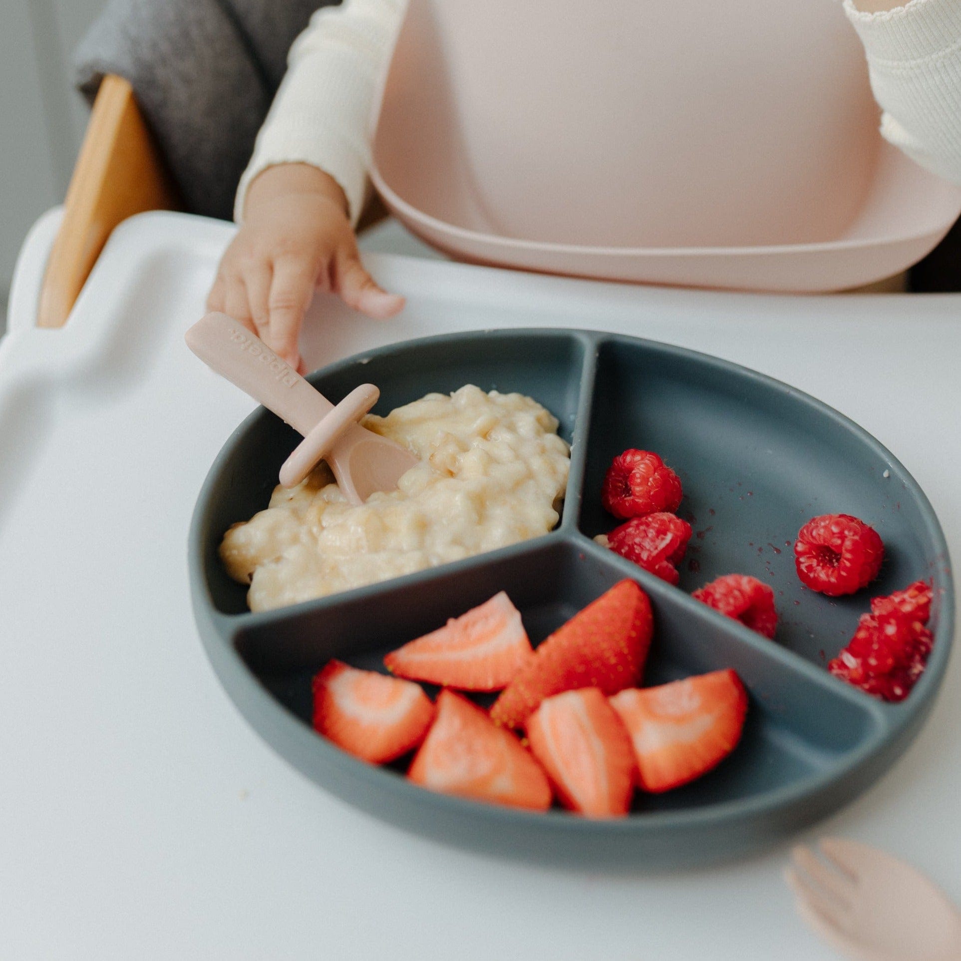 Pippeta Tabelweare Silicone Suction Plate (Ash Rose)
