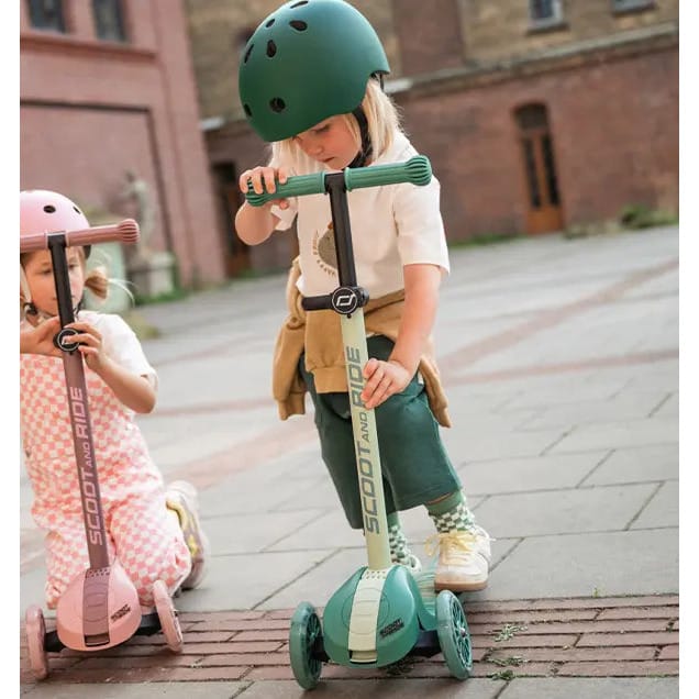 Scoot & Ride Scooter Scoot & Ride Highwaykick 3S Scooter - Forest