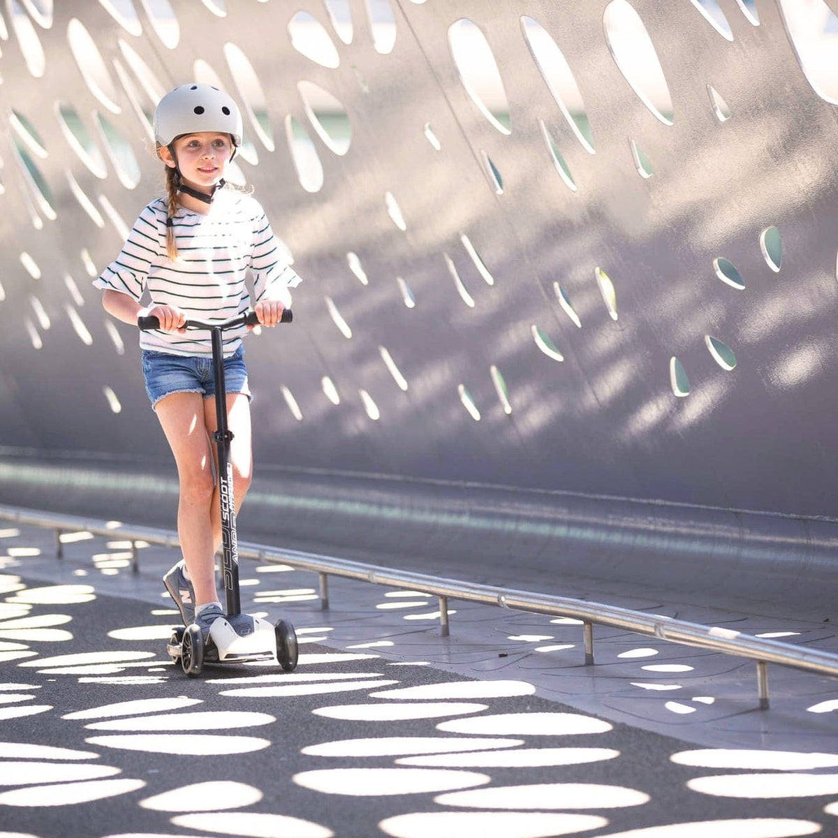 Scoot & Ride Scooter Scoot & Ride Highwaykick 5 LED Scooter - Ash