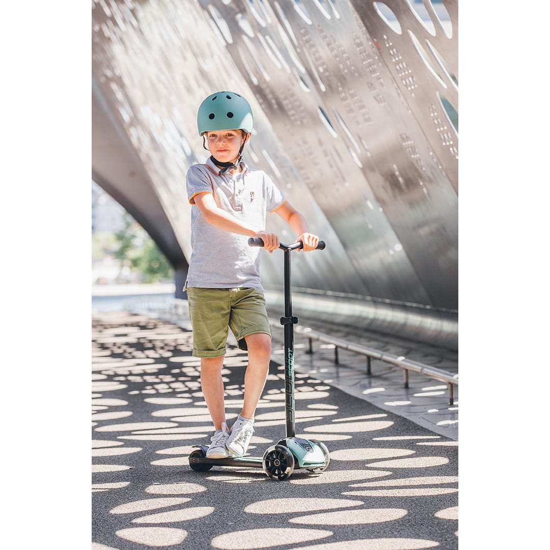 Scoot & Ride Scooter Scoot & Ride Highwaykick 5 LED Scooter - Forest