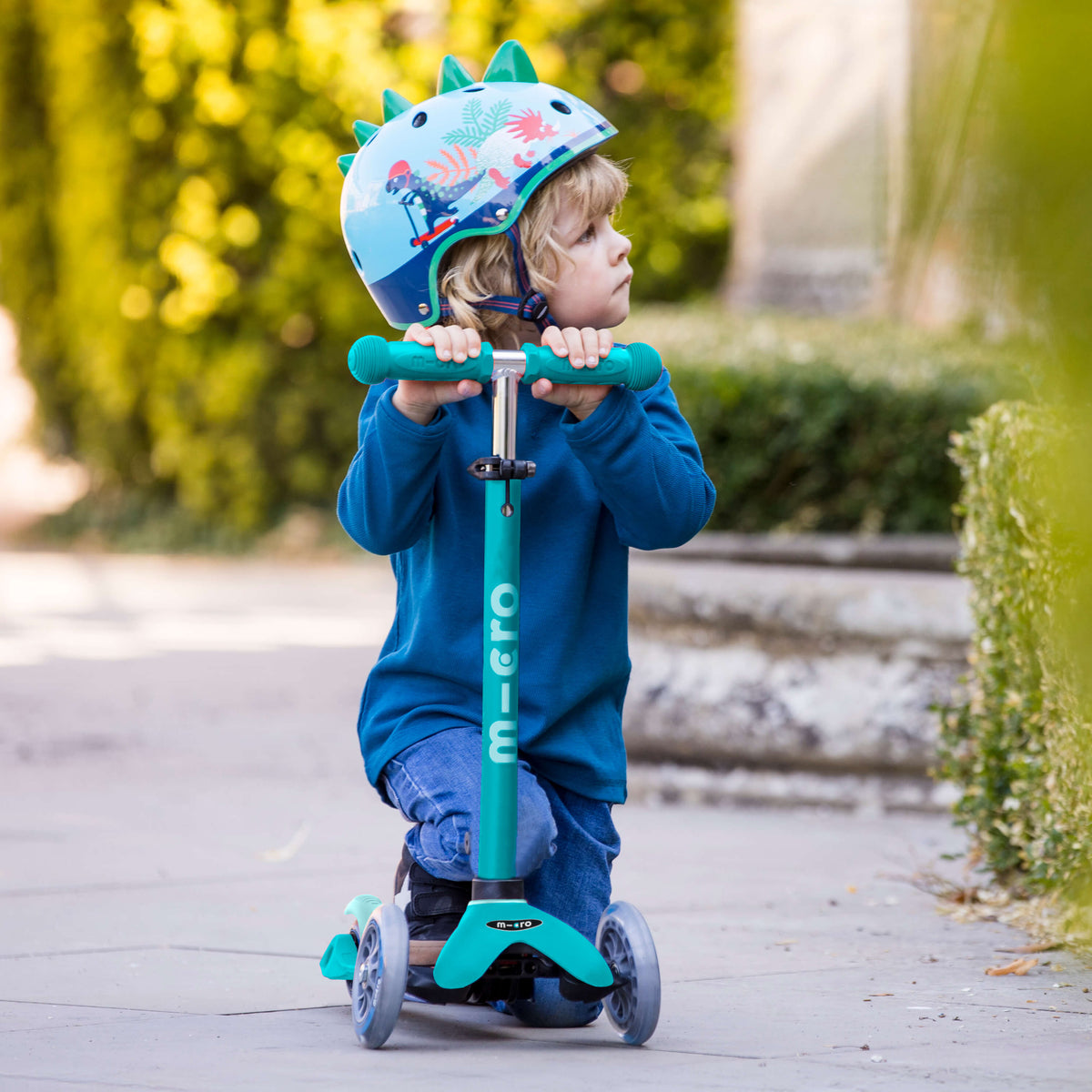 Micro Mini Micro Deluxe LED Scooter - Aqua