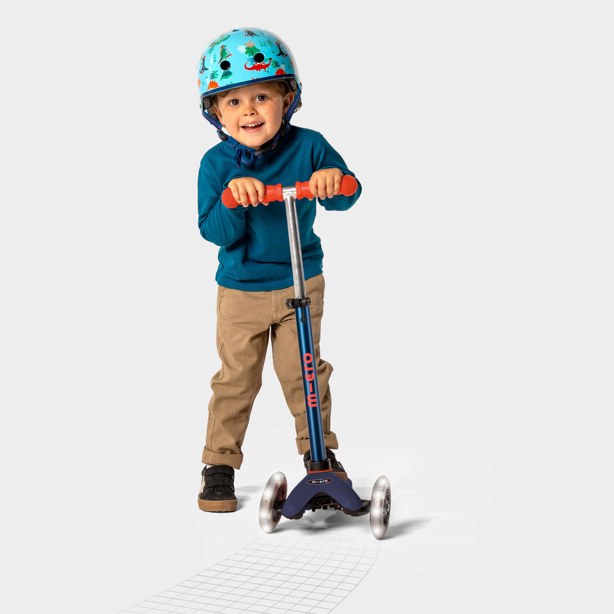 Micro Mini Micro Deluxe LED Scooter - Navy