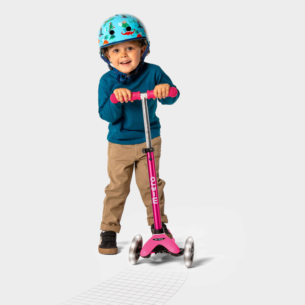 Micro Mini Micro Deluxe LED Scooter - Pink