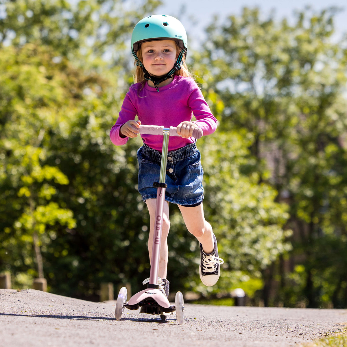 Micro Mini2Grow Deluxe LED Scooter with Seat - Rose Pink