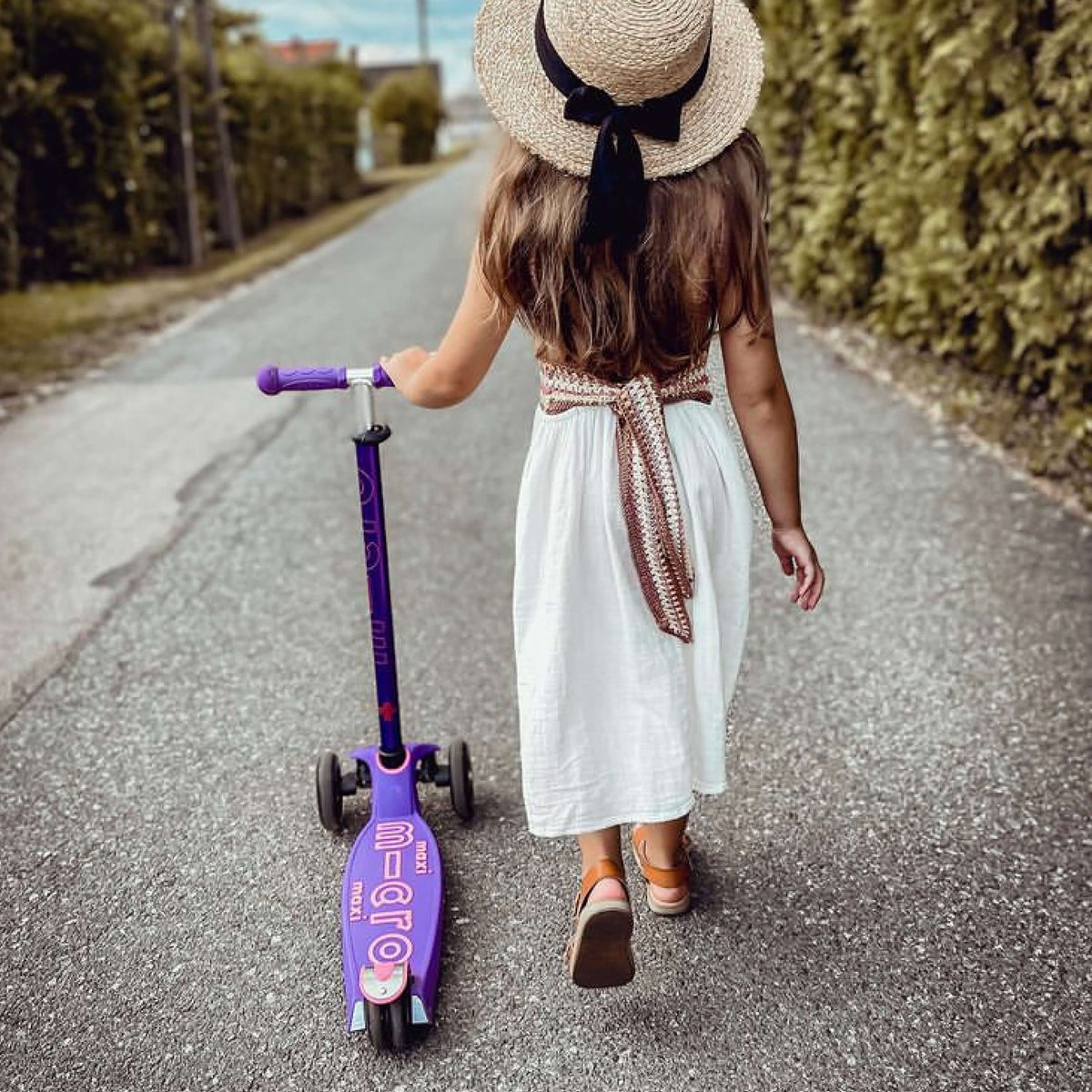 Micro Maxi Micro Deluxe LED Scooter - Purple