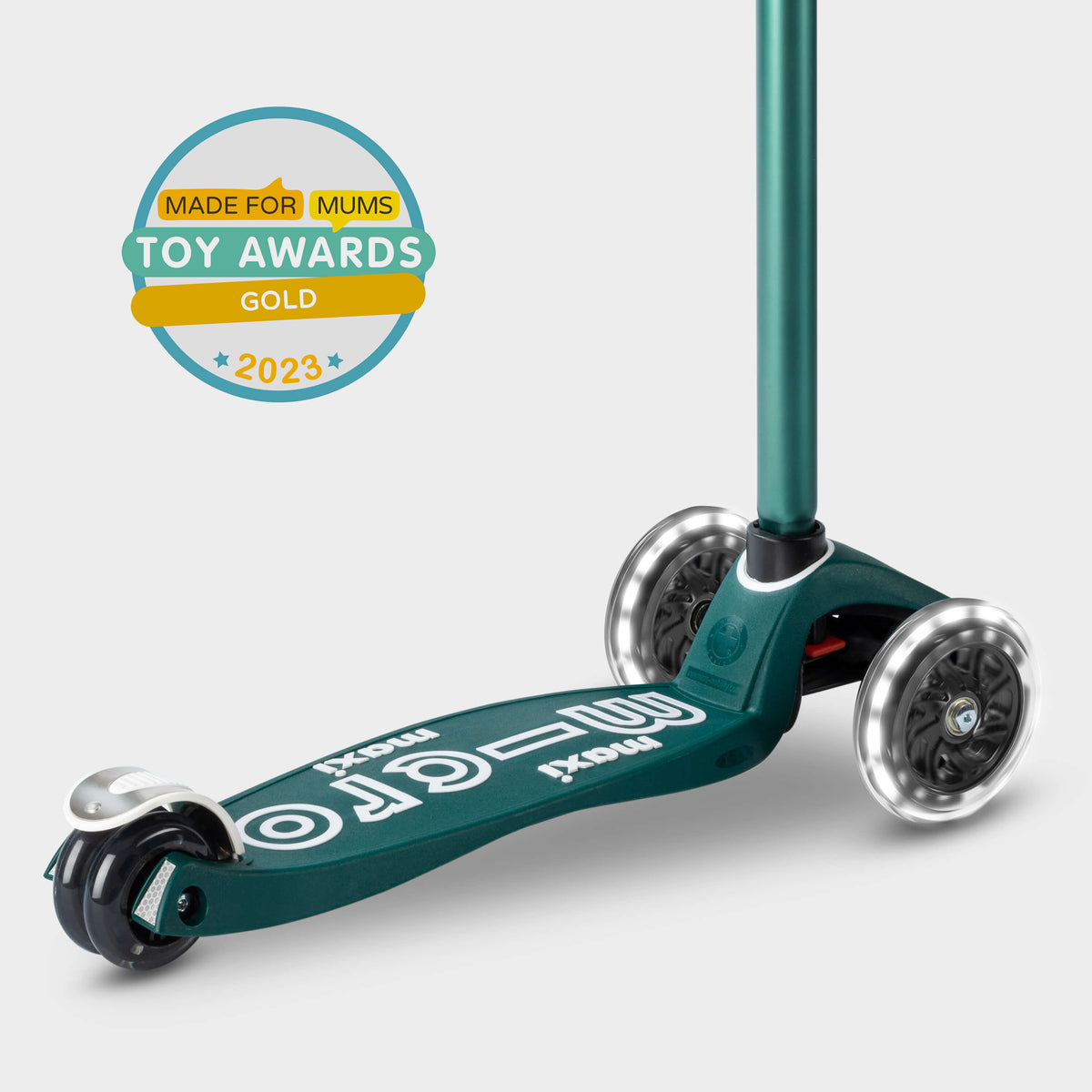 Micro Maxi Micro LED Scooter with Recycled Deck - Green