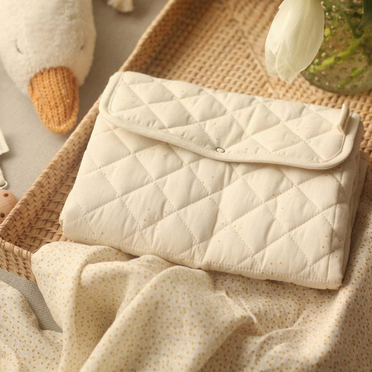 Avery Row Baby Changing Mat Wild Chamomile Travel Mat