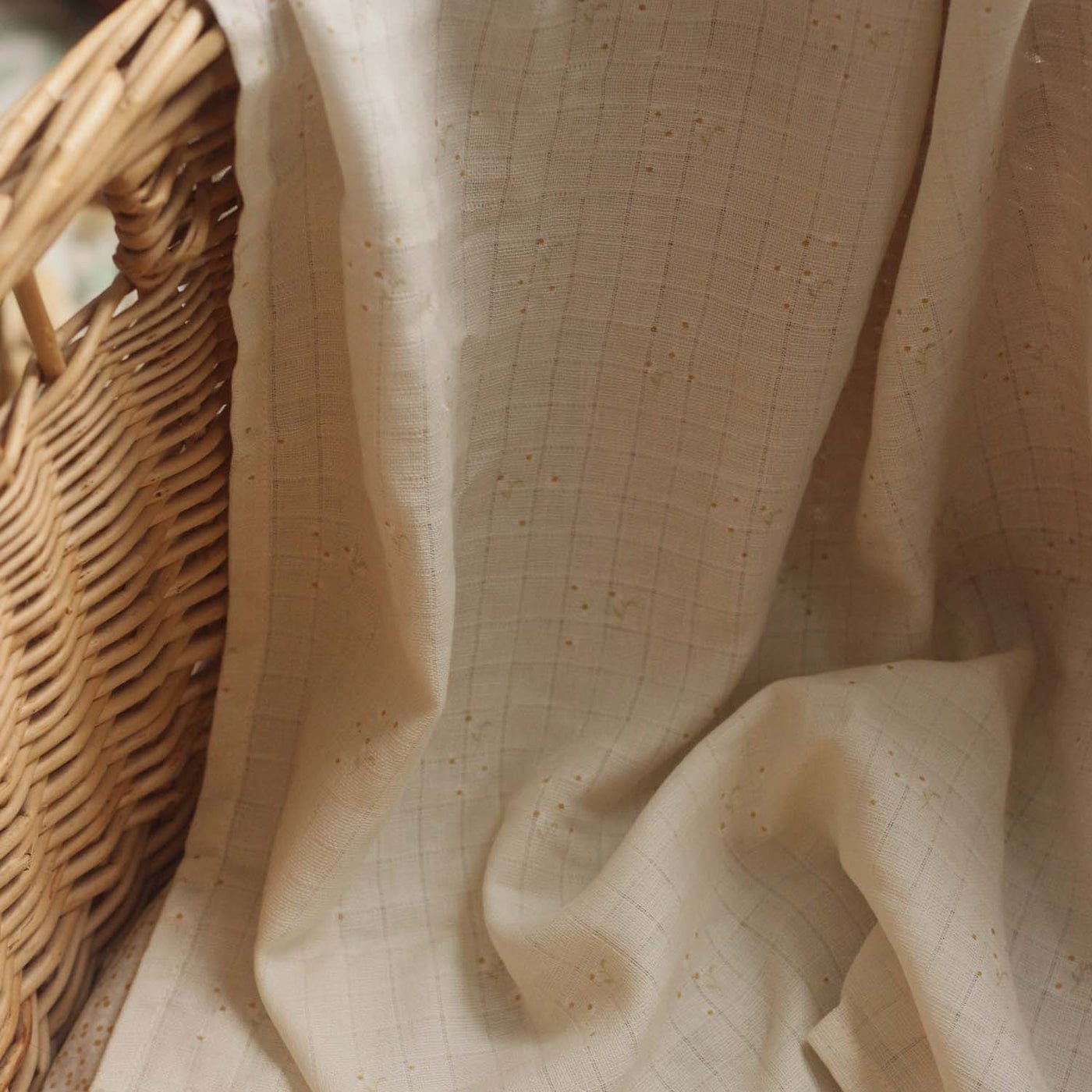 Avery Row Swaddles Organic Cotton Muslin Swaddle Blanket (Wild Chamomile)