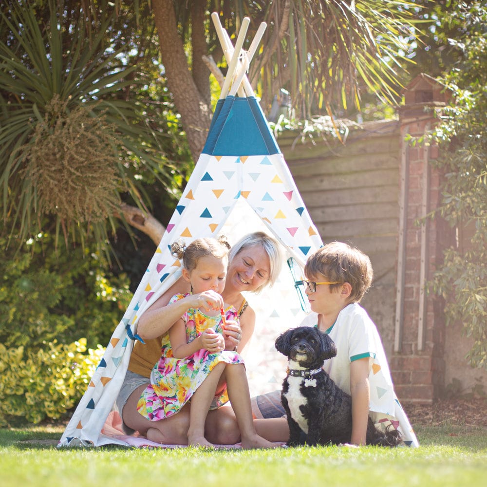 Bigjigs Toys Kids Teepie Bigjigs Toys Sustainable Wooden Teepee Tent with Triangle Print Design